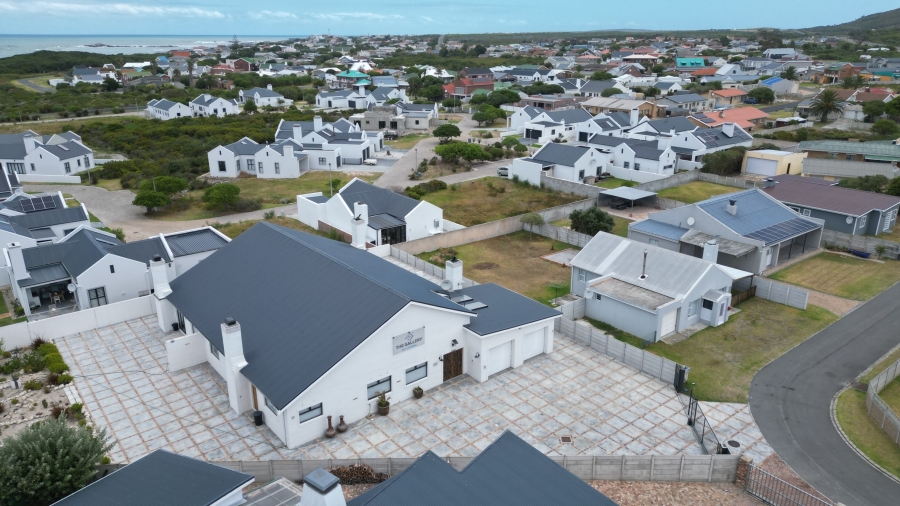 5 Bedroom Property for Sale in Franskraal Western Cape